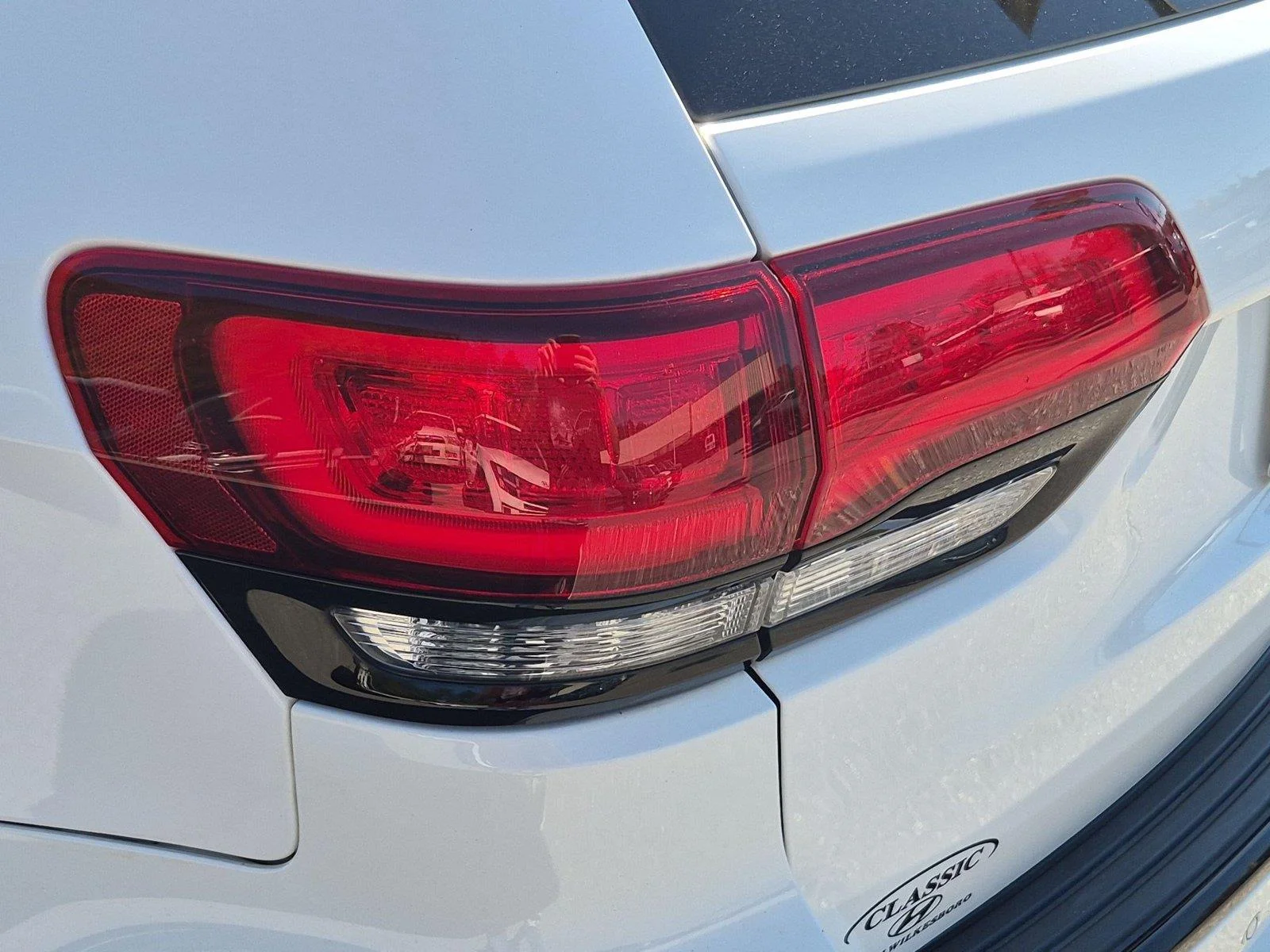 Used 2018 Bright White Clearcoat Jeep Altitude image 11