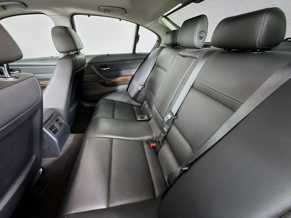 Used 2011 Red BMW 328i xDrive image 22