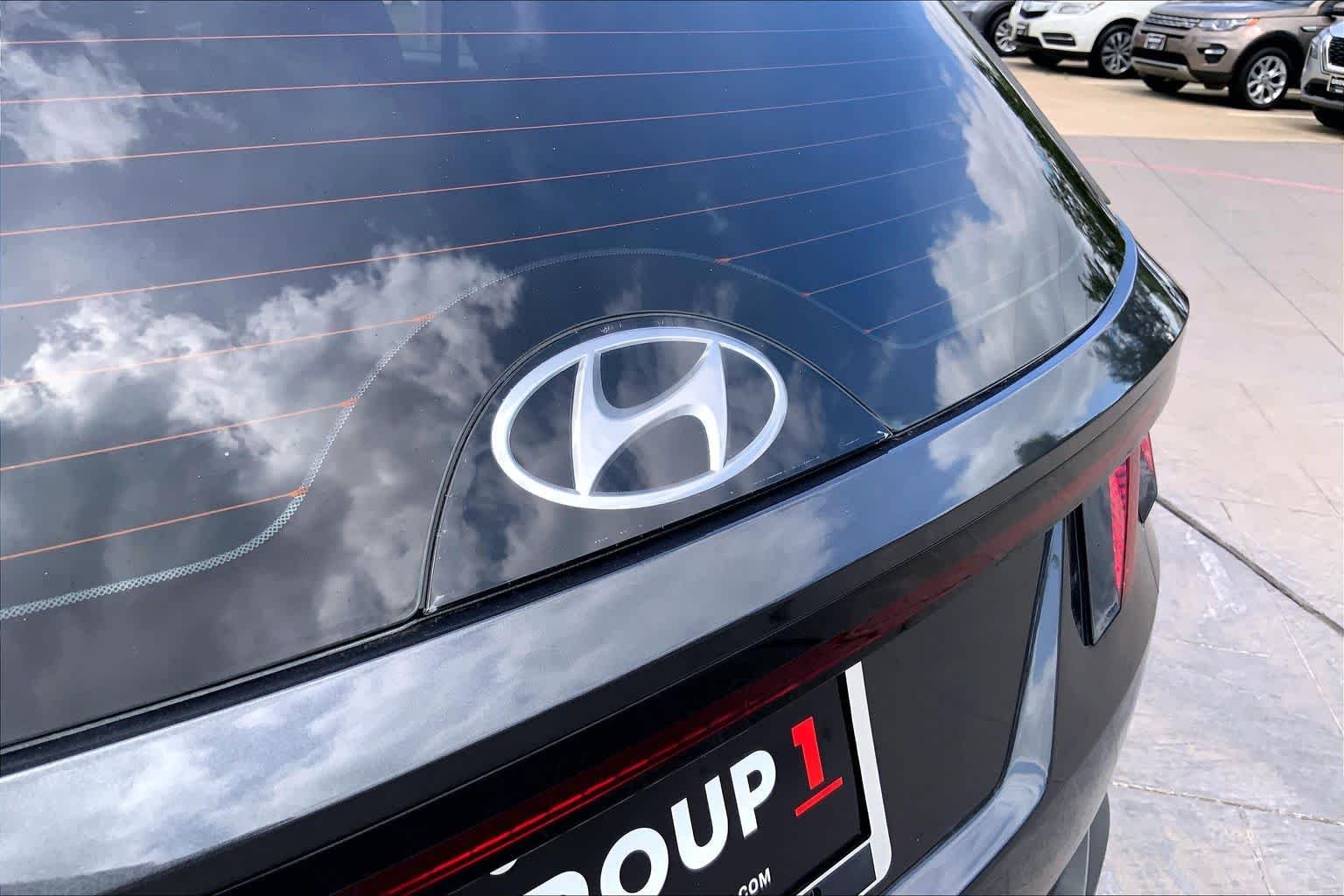 Used 2022 Portofino Gray Hyundai SE image 29