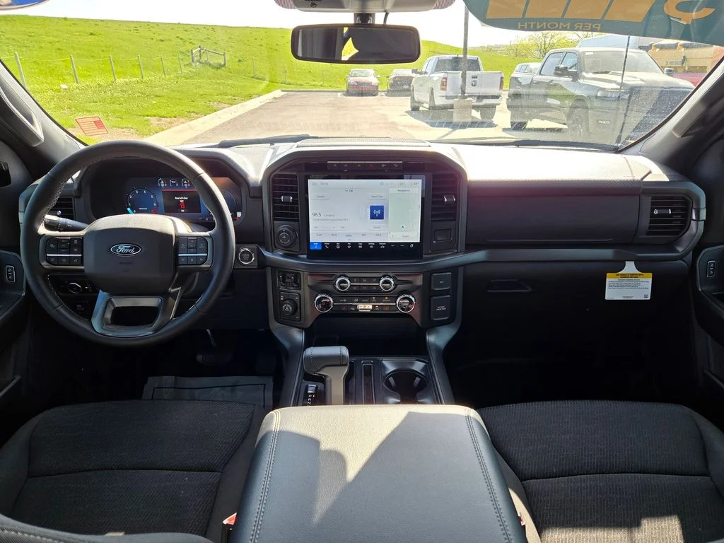 Used 2024 Silver Ford XLT image 19