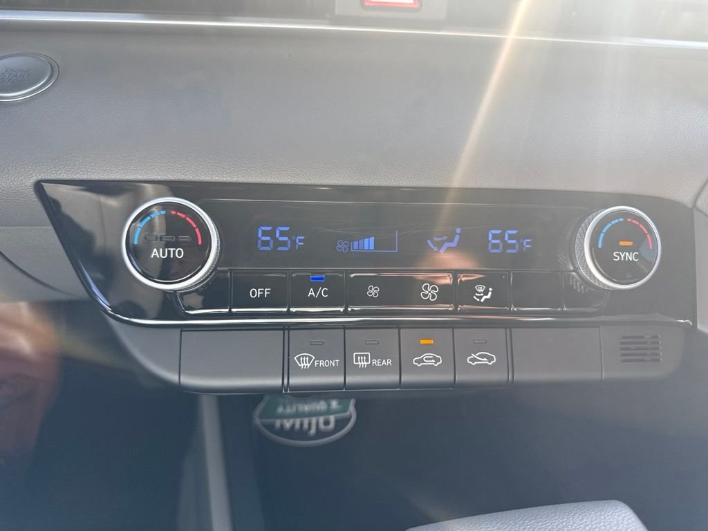 Used 2021 Black Hyundai SEL image 10