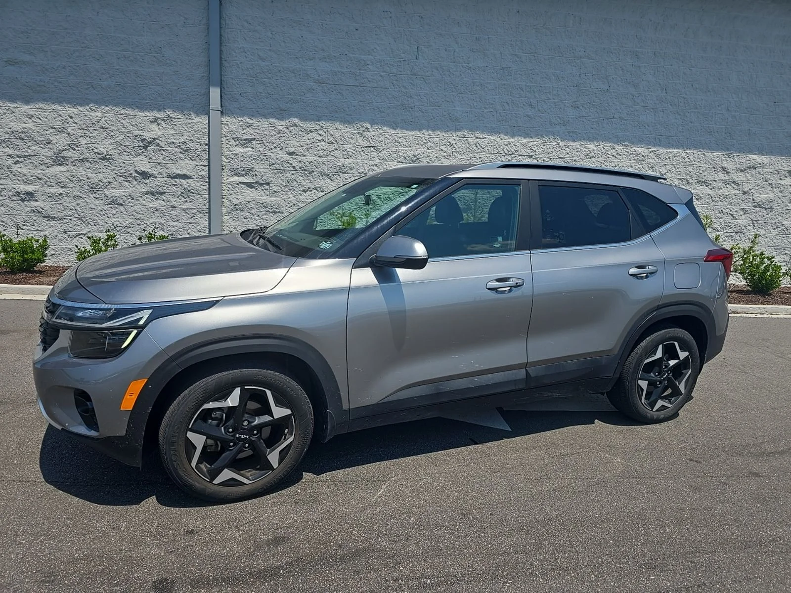 Used 2024 Steel Gray Kia EX image 1
