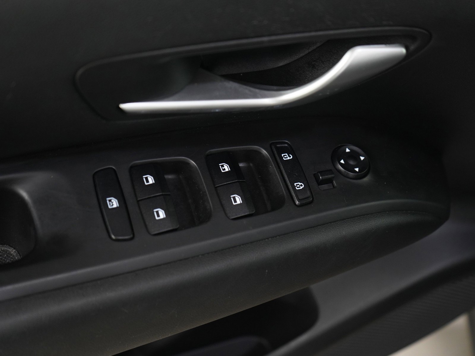 2024 Hyundai Santa Cruz SE - Photo 18