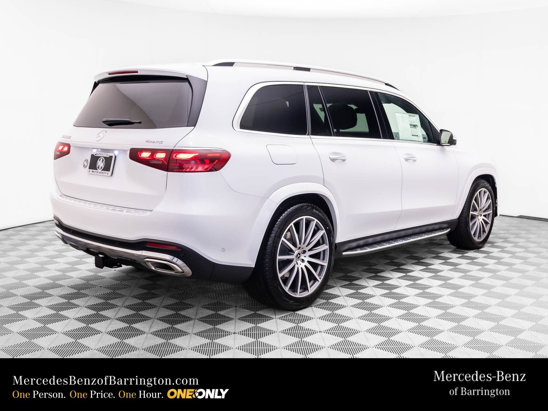 New 2026 MANUFAKTUR Moonlight White Metallic Mercedes-Benz GLS 580 image 49