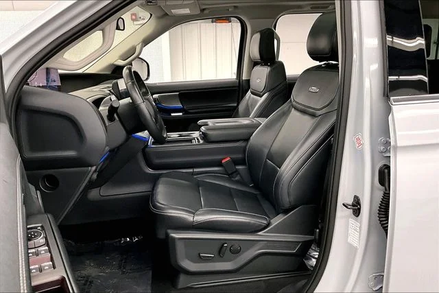 Used 2025 Space Silver Metallic Ford Platinum image 25
