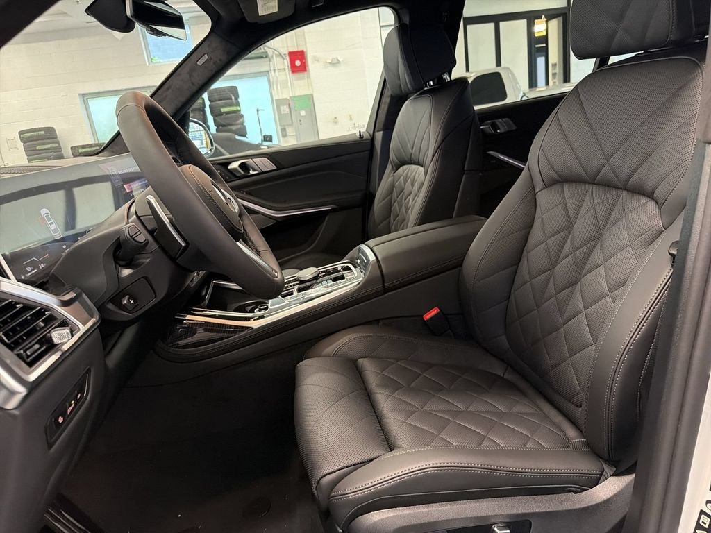 New 2027 Mineral White Metallic BMW xDrive40i image 23
