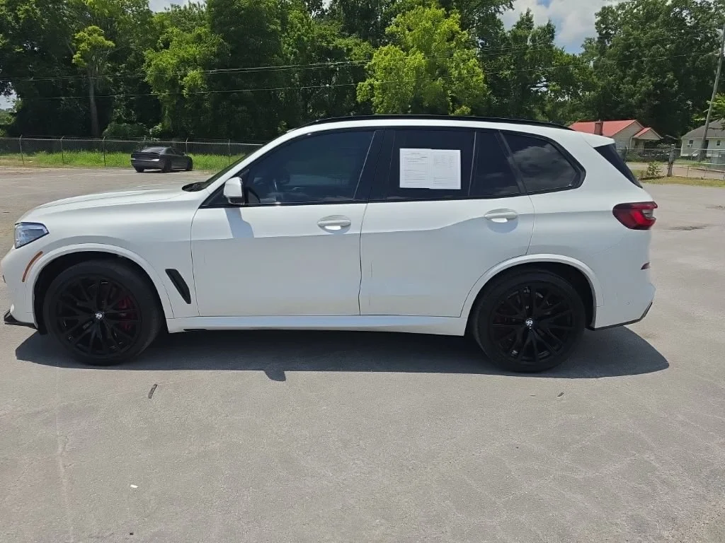 Used 2022 White BMW M50i image 13