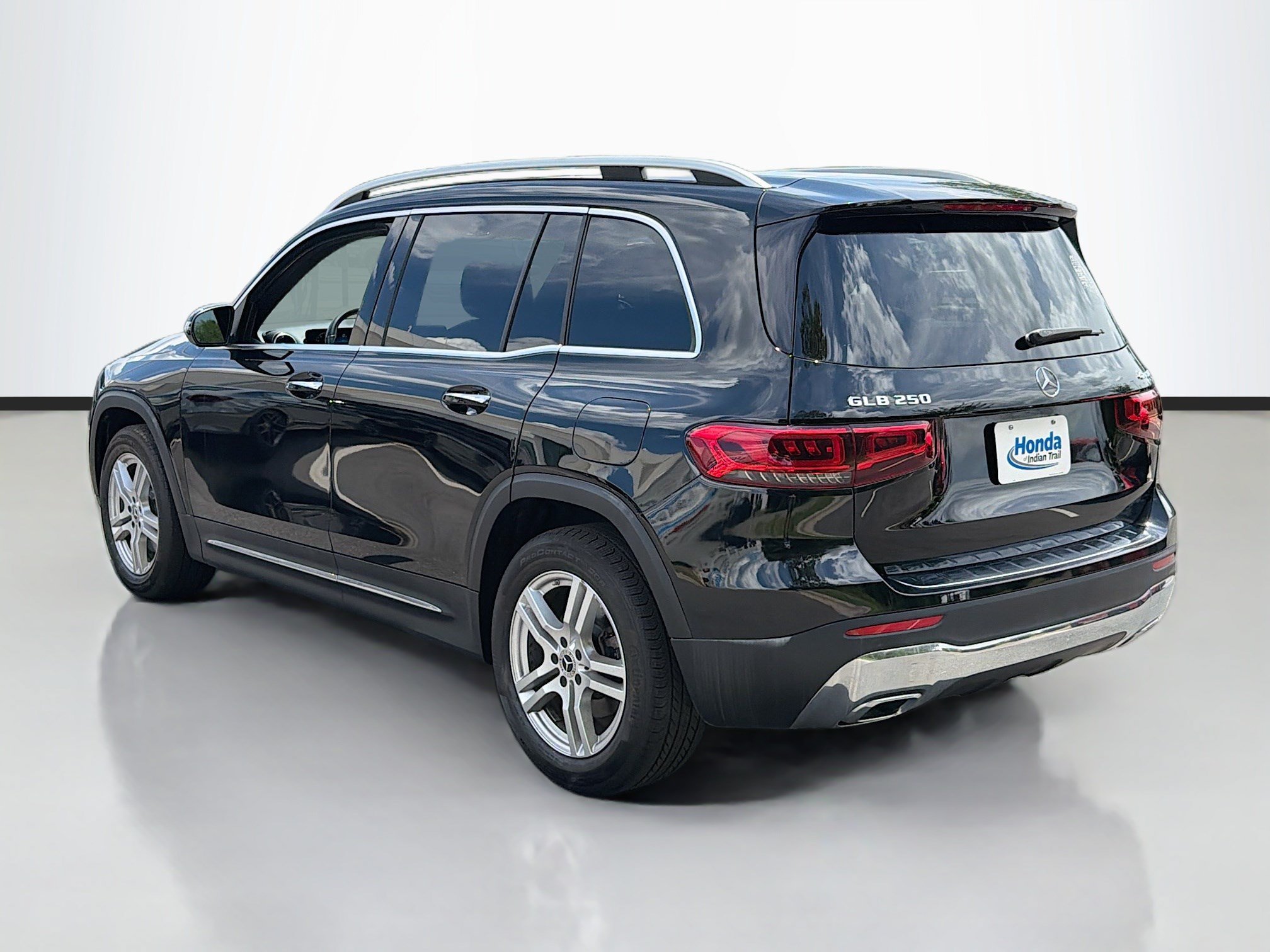 Used 2021 Black Mercedes-Benz GLB 250 image 7