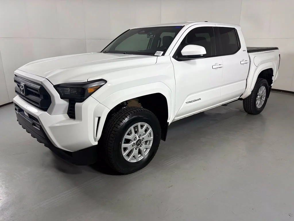 Used 2024 White Toyota SR5 image 4