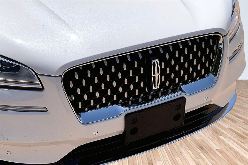 Used 2020 White Lincoln Reserve image 26