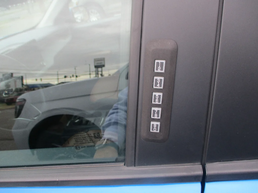 Used 2022 Velocity Blue Metallic Ford Lariat image 4