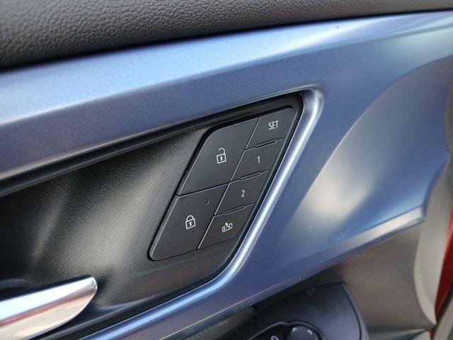 2025 Chevrolet Equinox EV LT - Photo 11