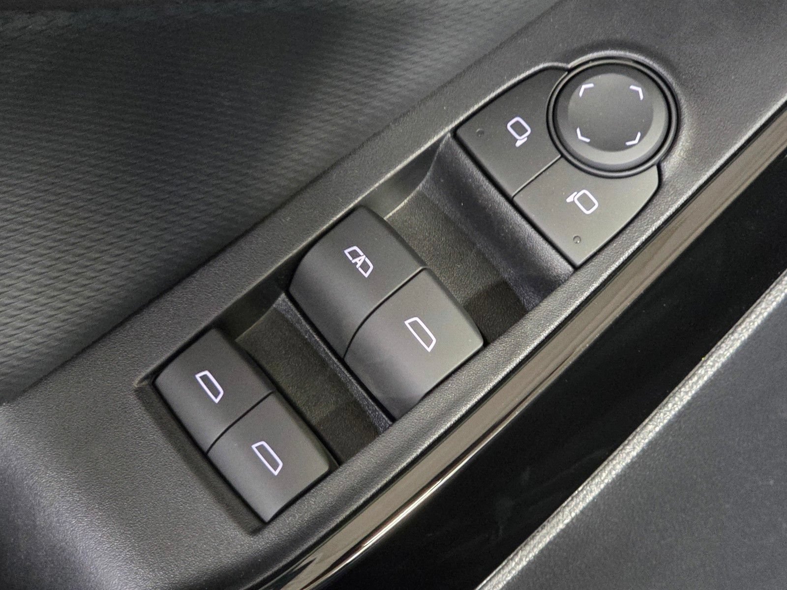 New 2027 Sterling Gray Metallic Chevrolet LT image 20