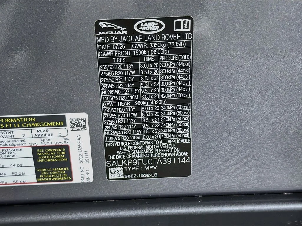 New 2026 Eiger Grey Land Rover SE image 34