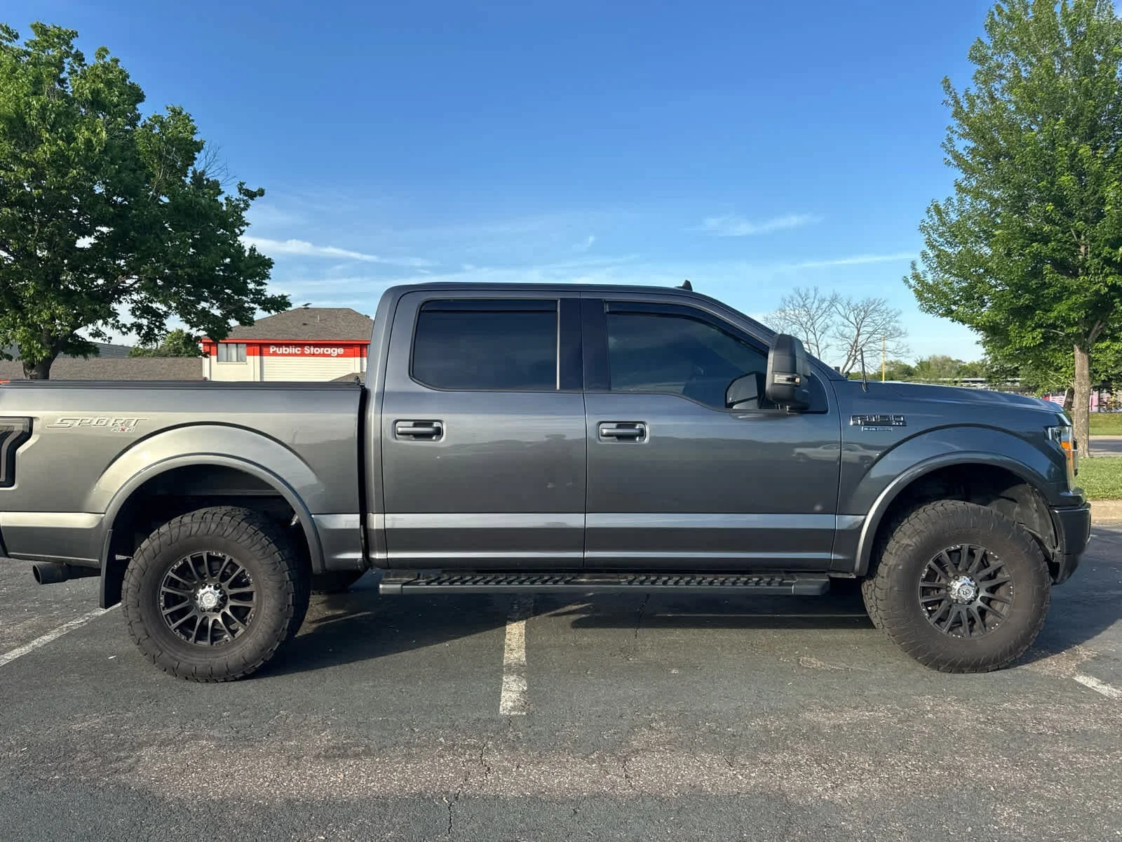 Used 2019 Magnetic Metallic Ford XLT image 9