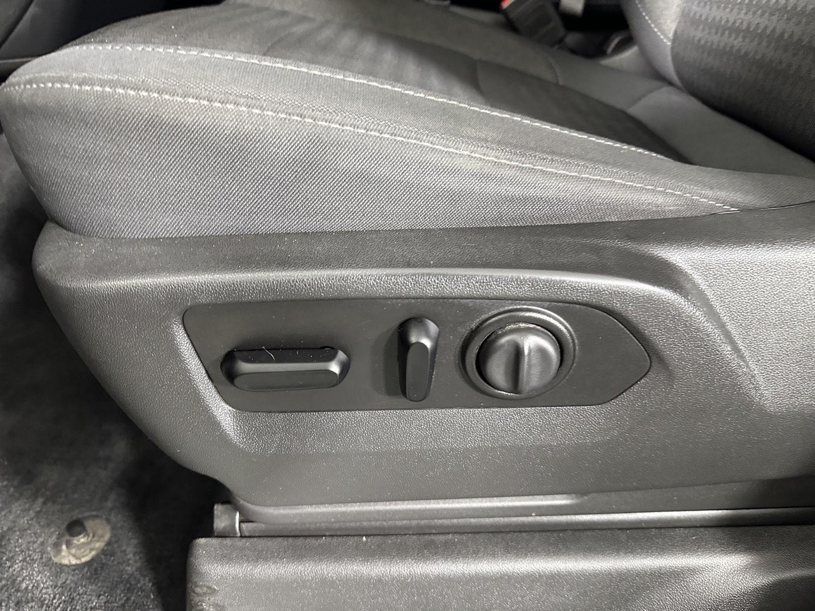 Used 2020 Onyx Black GMC Elevation image 12