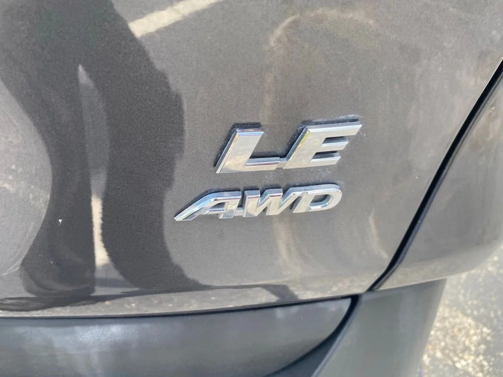 Used 2019 Gray Toyota LE image 15