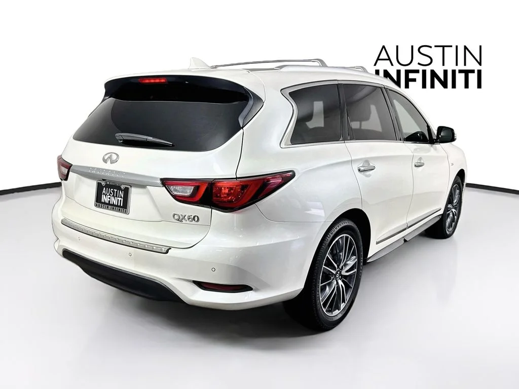 Certified Used 2019 White INFINITI LUXE image 9