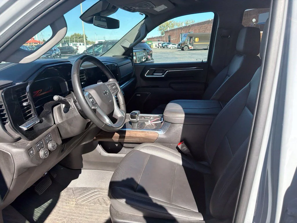 Used 2025 Gray Chevrolet RST image 10