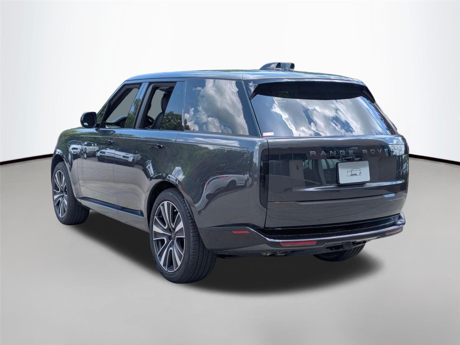 Used 2025 Carpathian Grey Premium Metallic Land Rover SE image 7