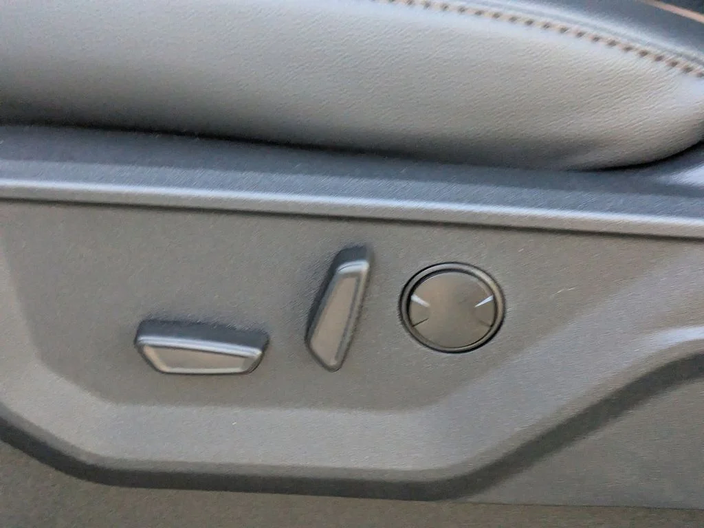 New 2026 Agate Black Metallic Ford Lariat image 21
