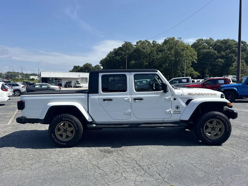 Used 2021 White Jeep Overland image 8