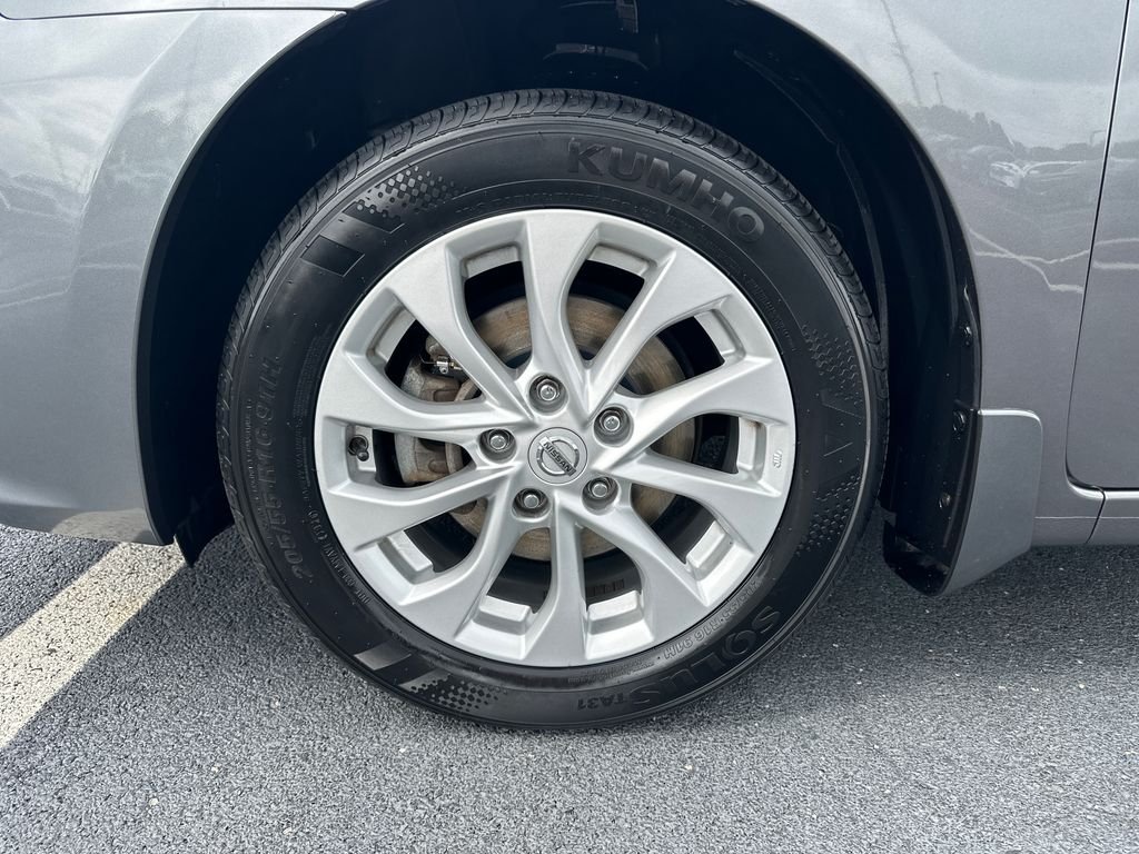 Used 2018 Gray Nissan SV image 9