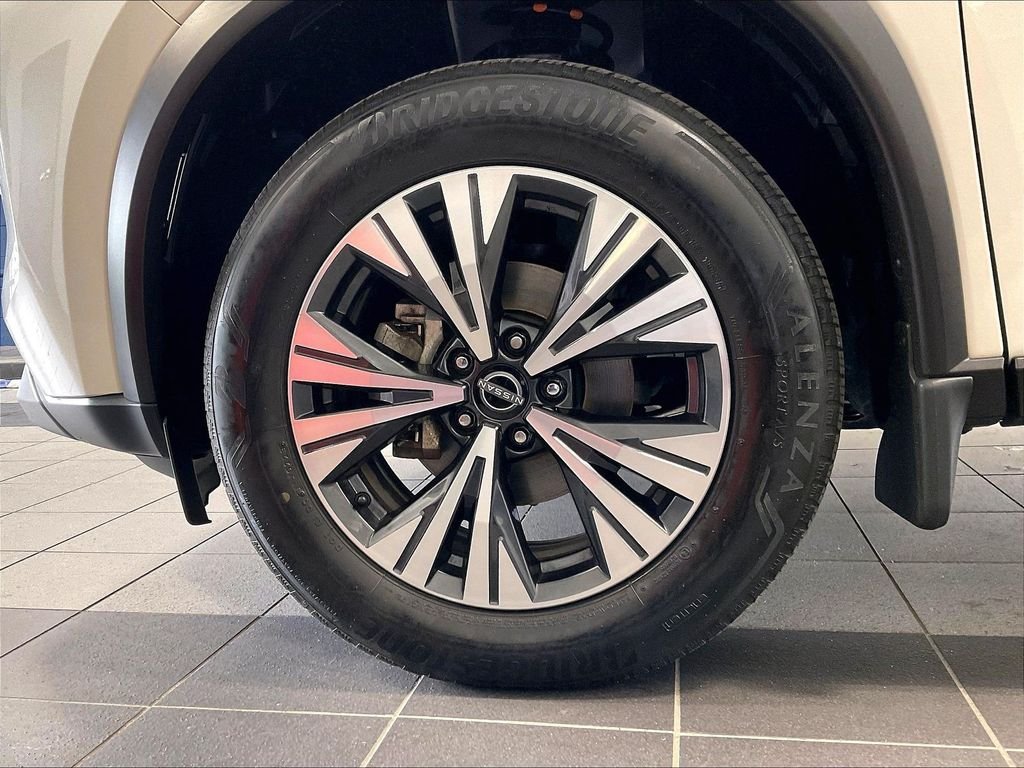 Used 2023 Pearl White Tricoat Nissan SV image 7