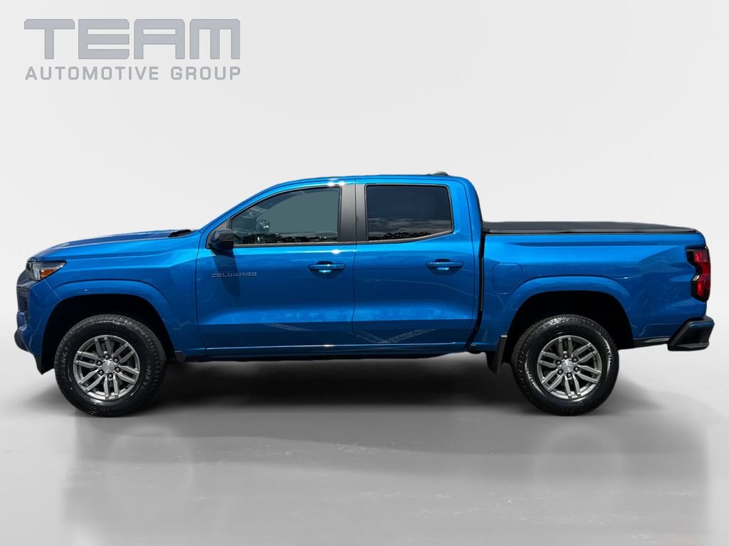 Used 2023 Blue Chevrolet LT image 4