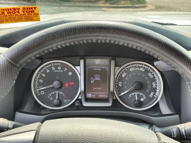 Used 2020 White Toyota SR5 image 15