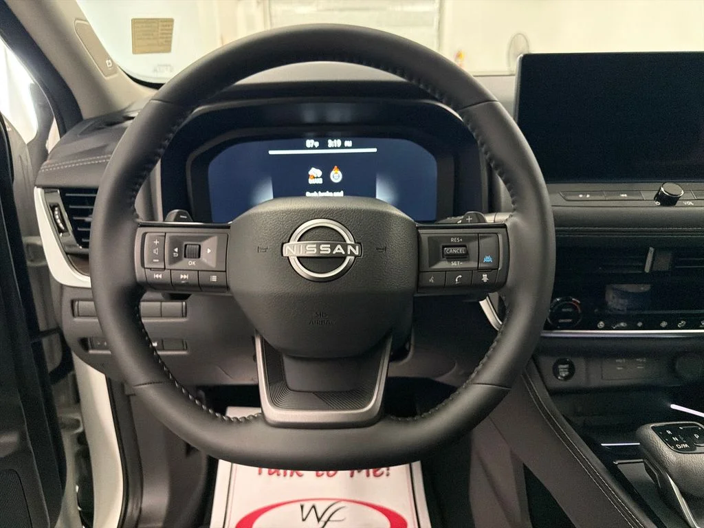 New 2026 Everest White Pearl TriCoat / Super Black Two-tone Nissan Platinum image 16