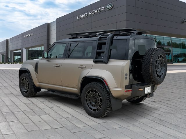 New 2026 Petra Copper Land Rover OCTA image 3