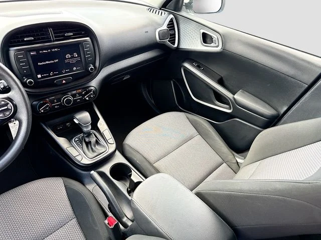 Used 2024 White Kia LX image 21