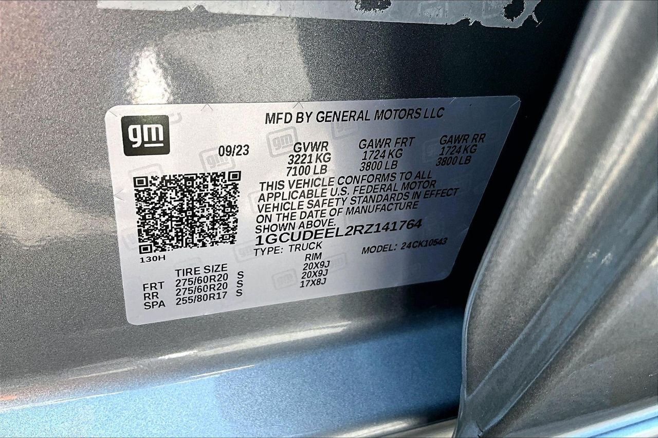 Used 2024 Sterling Gray Metallic Chevrolet 4WD Crew Cab Short Bed RST image 22