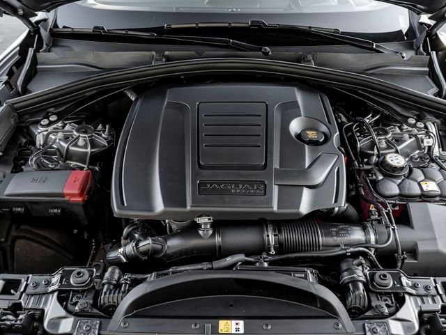 New 2026 Eiger Grey Jaguar P250 R-Dynamic S image 35