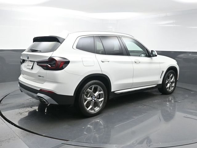 Used 2024 White BMW sDrive30i image 7