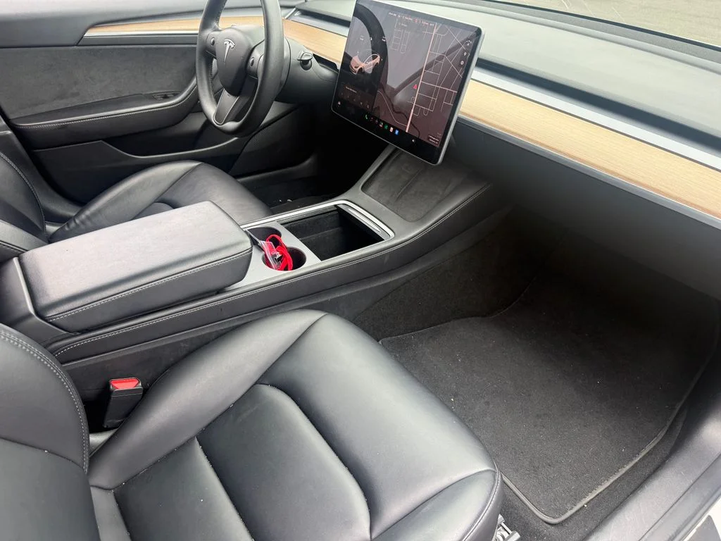 Used 2022 White Tesla Base image 3