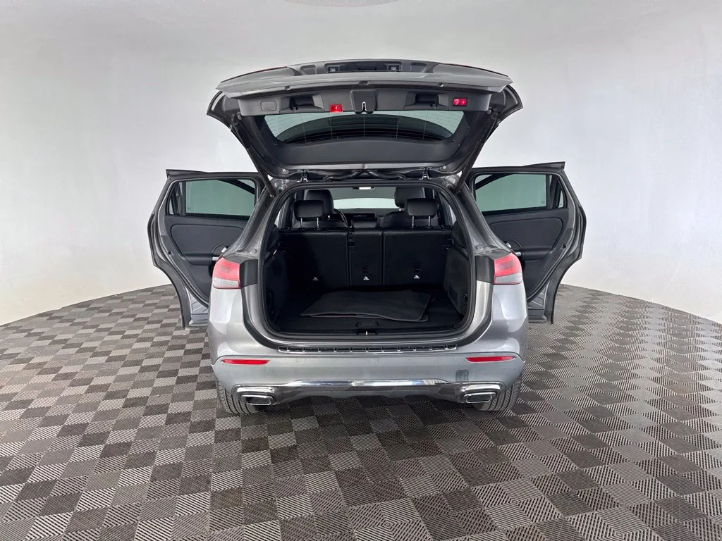 Used 2021  Mercedes-Benz GLA 250 image 17