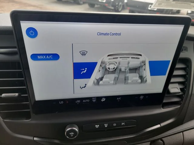 New 2026 Oxford White Ford Base image 24