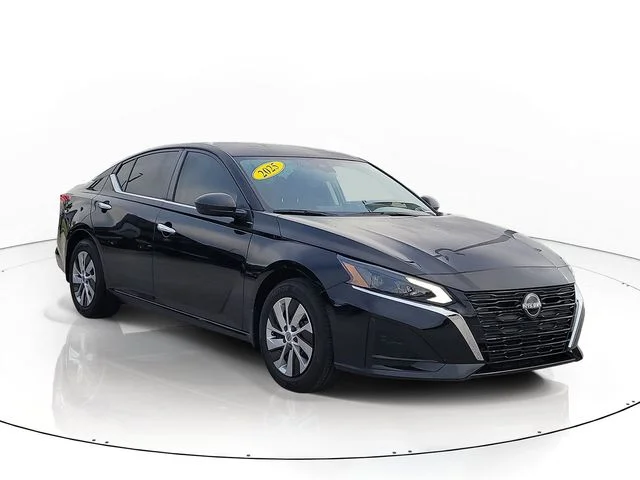Used 2025 Black Nissan 2.5 S image 3