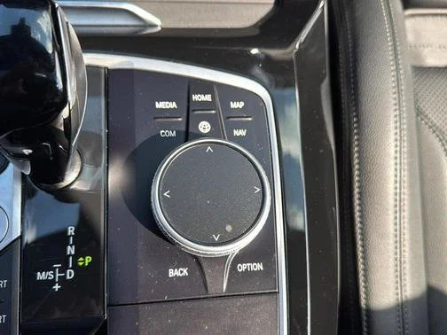 Used 2024 Black BMW xDrive30i image 18