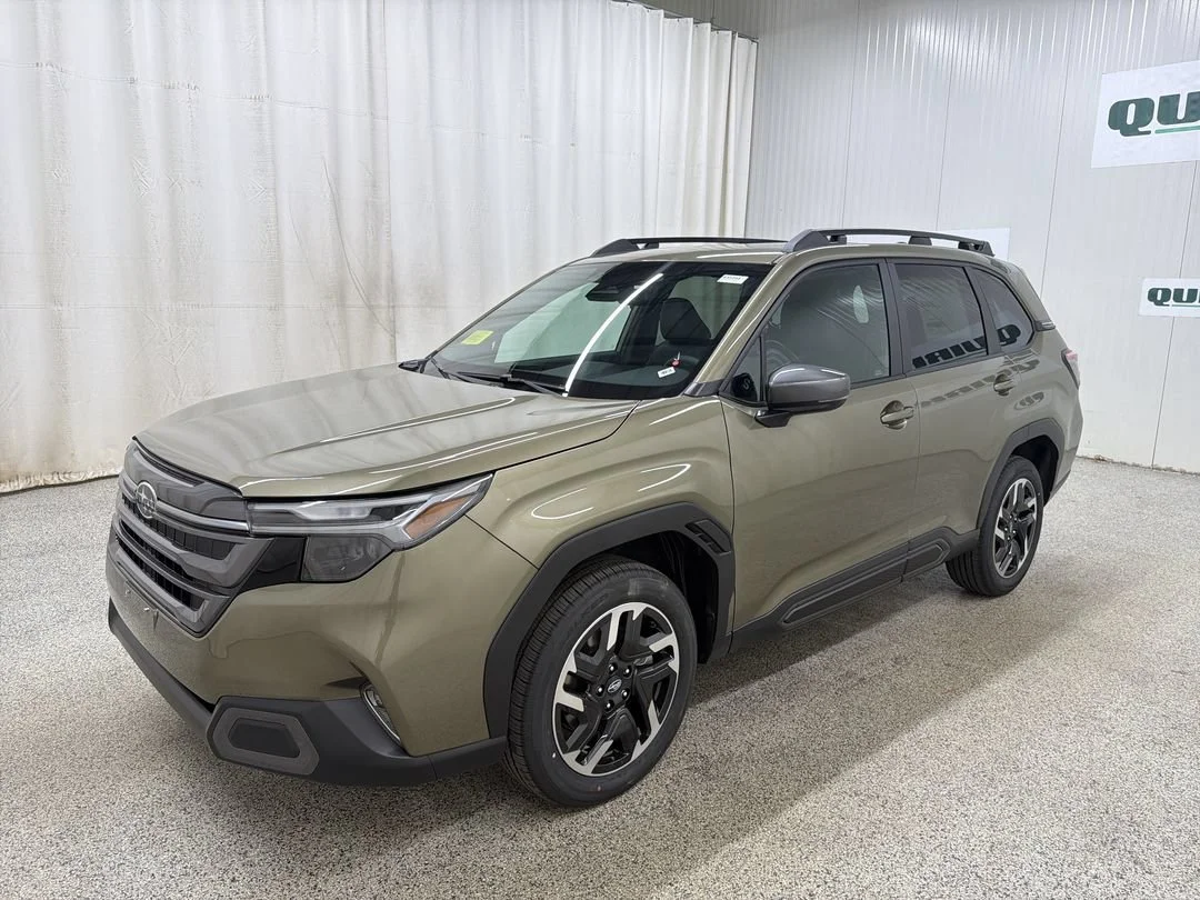 New 2026 Autumn Green Metallic Subaru Limited image 4