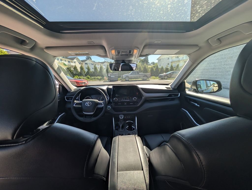 Used 2023 Gray Toyota XLE image 34
