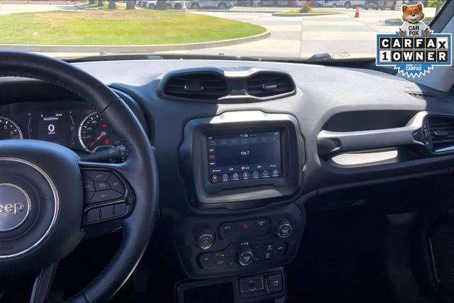 Used 2018 Black Jeep Latitude image 6