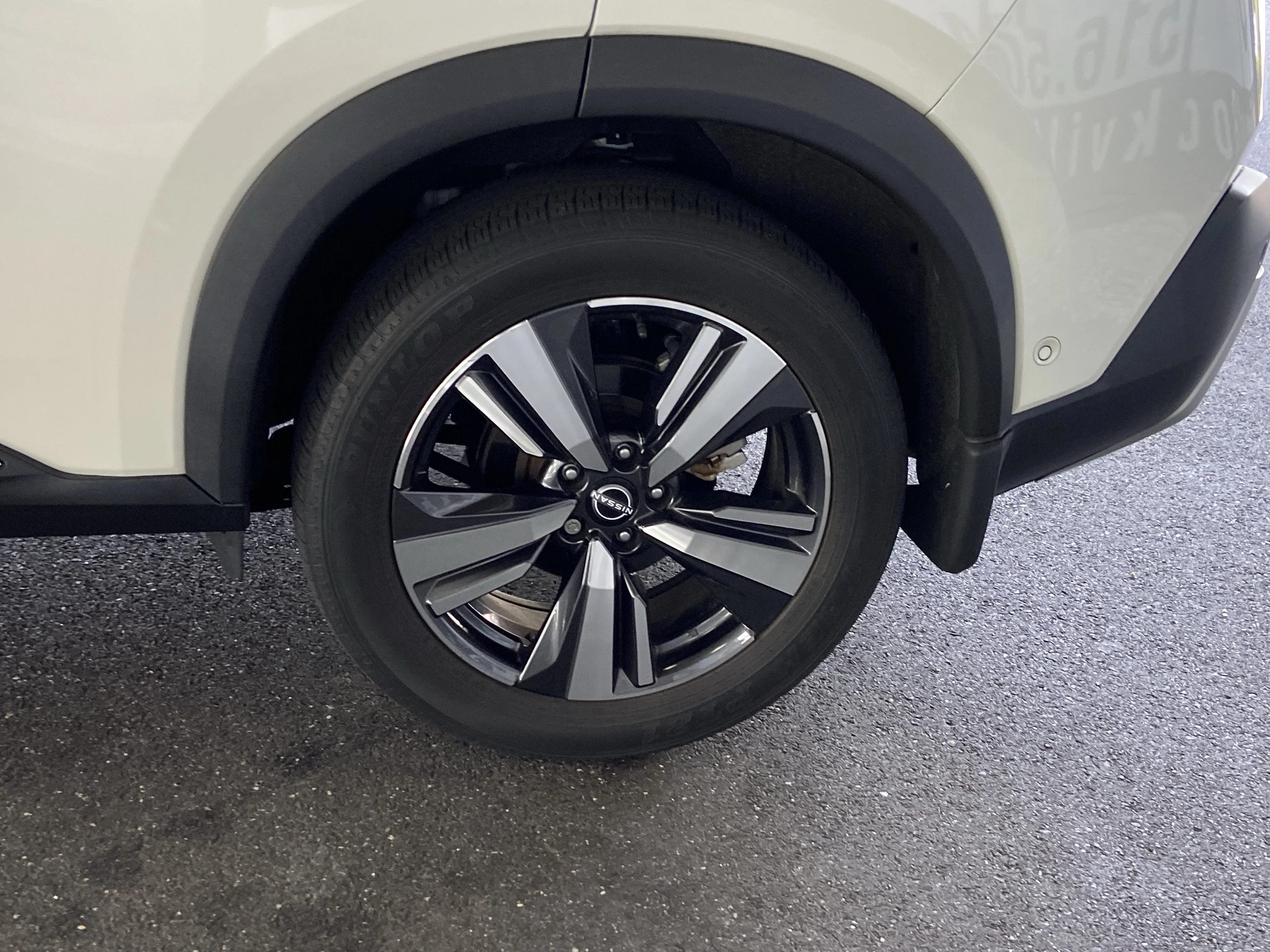 Used 2022 Pearl White Tricoat Nissan  image 16