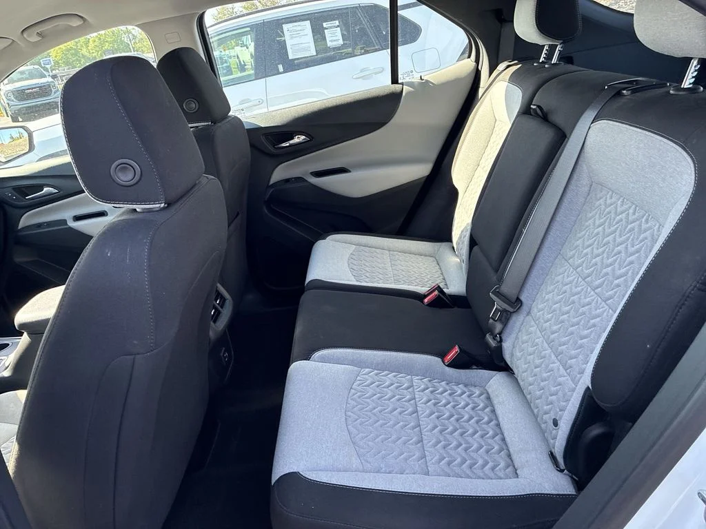 Used 2022 White Chevrolet LS image 19