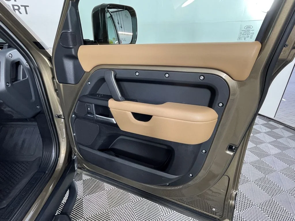 Used 2026 Gondwana Stone Metallic Land Rover S image 21