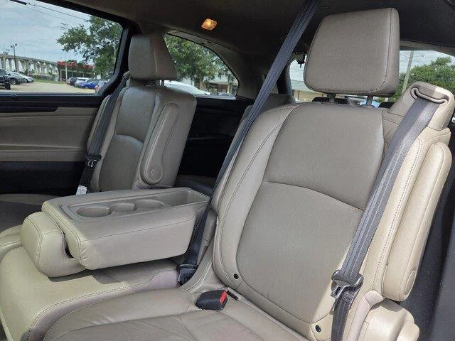 Used 2022 Radiant Red Metallic II Honda Touring image 25