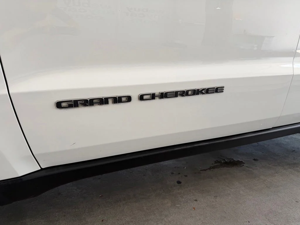 Used 2020 White Jeep Limited image 19