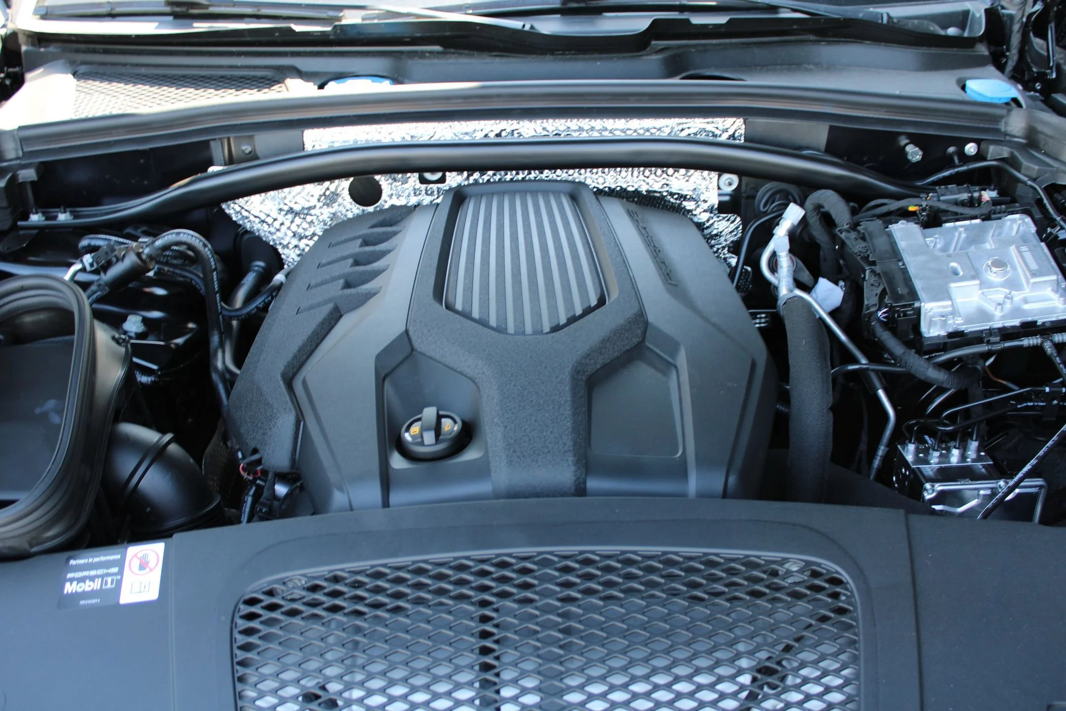 2025 Porsche Macan - Photo 27